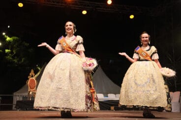 Falleras Mayores de Dénia durante el acto