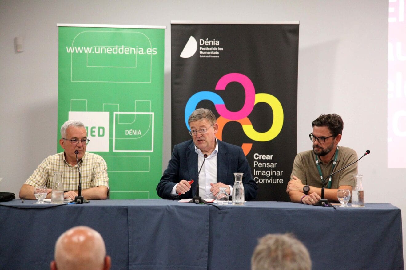 Intervención de Ximo Puig durante el curso