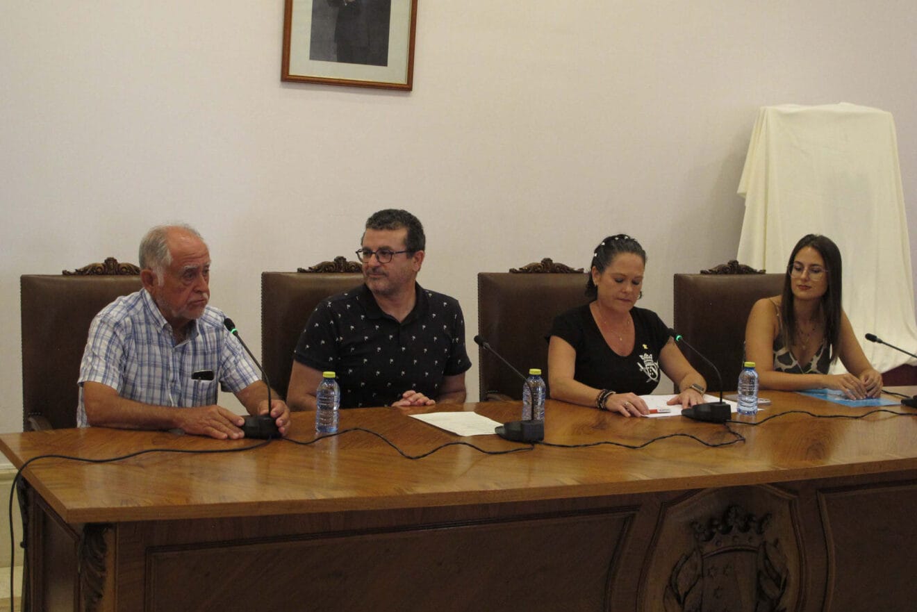 Julián López, pregonero de los Moros y Cristianos de Dénia 2023, contando sus impresiones sobre la responsabilidad del cargo