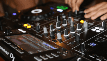 La mejor música en Ironía Bar