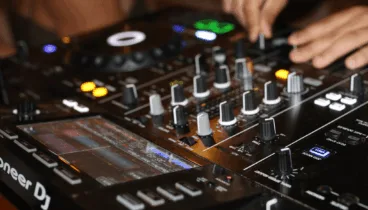 La mejor música en Ironía Bar