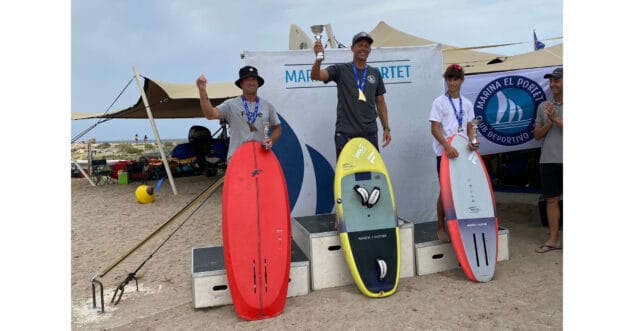 Imagen: Podio del Campeonato autonómico de windfoil en Dénia