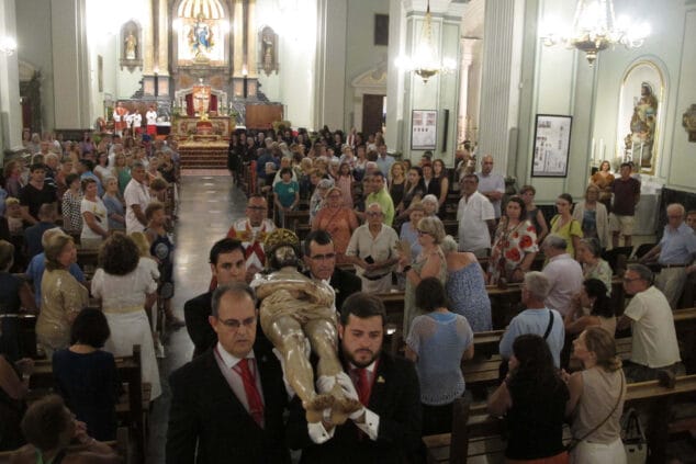 El concierto de la banda pone el broche final a una jornada repleta de tradiciones en Dénia 55 procesion de la santissima sang de denia 04