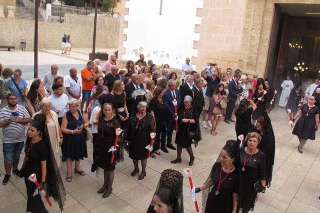 El concierto de la banda pone el broche final a una jornada repleta de tradiciones en Dénia 51 procesion de la santissima sang de denia 08