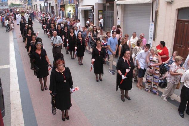 El concierto de la banda pone el broche final a una jornada repleta de tradiciones en Dénia 40 procesion de la santissima sang de denia 19