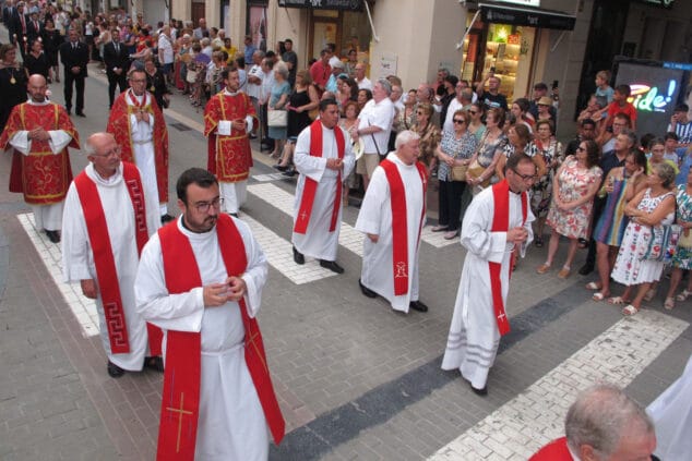 El concierto de la banda pone el broche final a una jornada repleta de tradiciones en Dénia 29 procesion de la santissima sang de denia 30