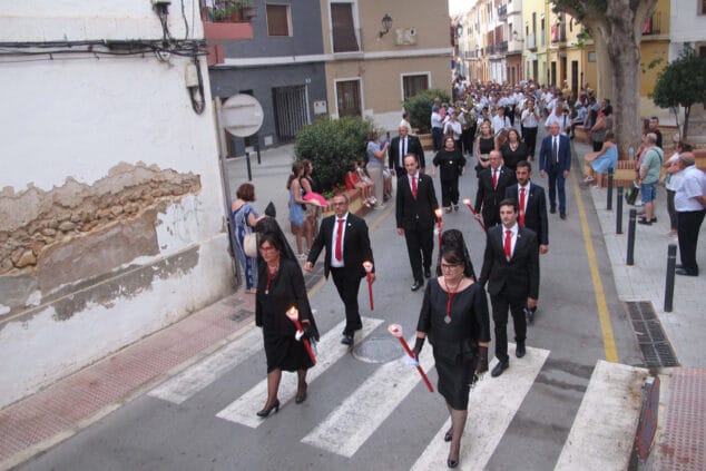 El concierto de la banda pone el broche final a una jornada repleta de tradiciones en Dénia 20 procesion de la santissima sang de denia 39