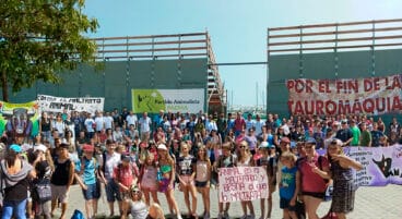 protesta rapida convocada por pacma y pama en denia