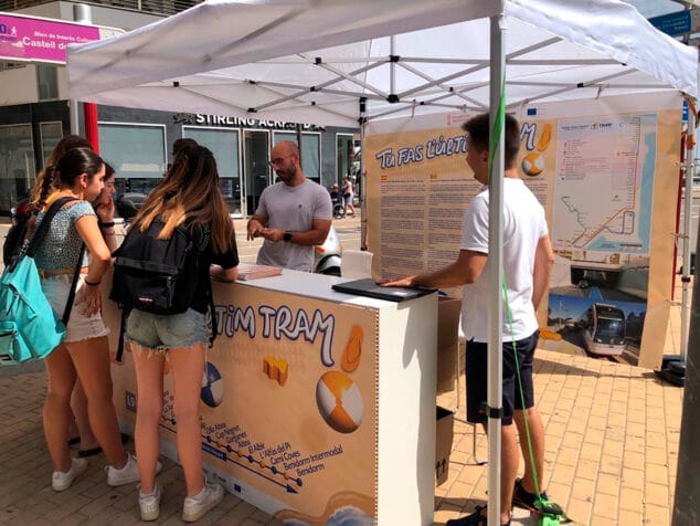 punto informativo en denia sobre las obras de mejora de la linea 9 del tram dalacant