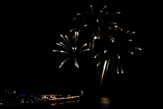 Los Moros y Cristianos se despiden de las calles de Dénia... hasta septiembre 67 castillo de fuegos artificiales de sant roc 06