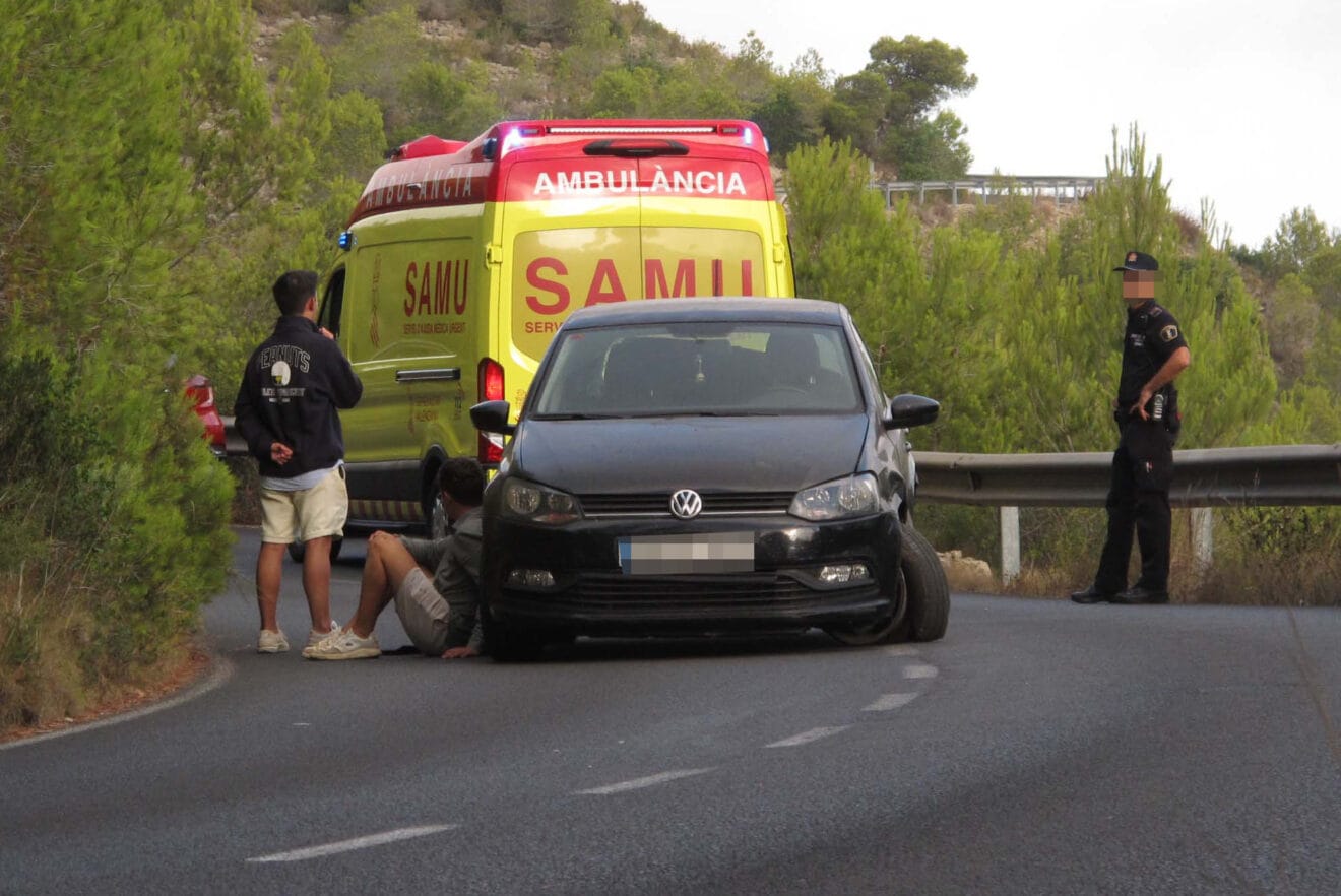 Choque frontal en la carretera de Les Planes (4)