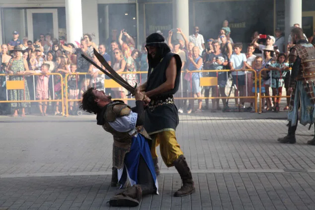 Los Moros y Cristianos se despiden de las calles de Dénia... hasta septiembre 49 el milagro de la niebla de denia 2023 15