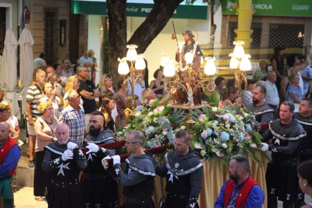 Los Moros y Cristianos se despiden de las calles de Dénia... hasta septiembre 8 el milagro de la niebla de denia 2023 56