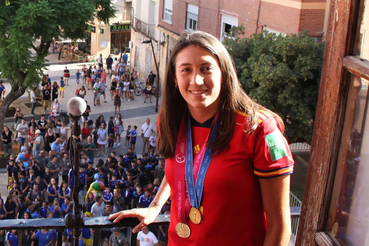 Fiamma Benítez en la recepción del Ayuntamiento de Dénia tras ganar el Mundial