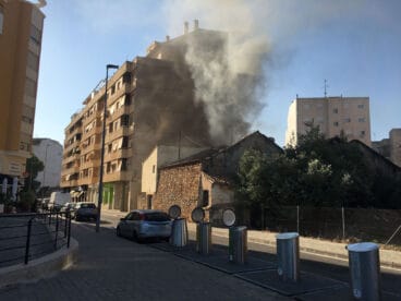 fuego en el edificio de la caldera de gas