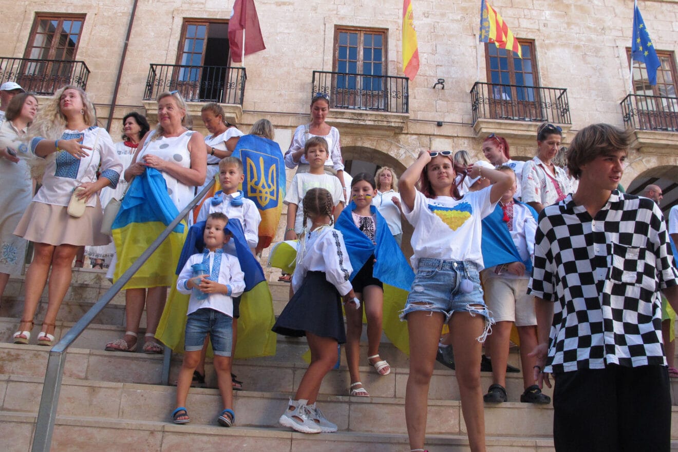 Minuto de silencio en Dénia por Ucrania 02