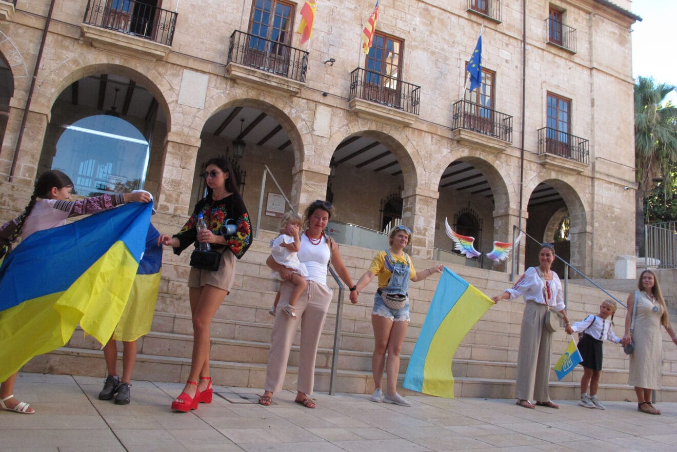 Minuto de silencio en Dénia por Ucrania 05