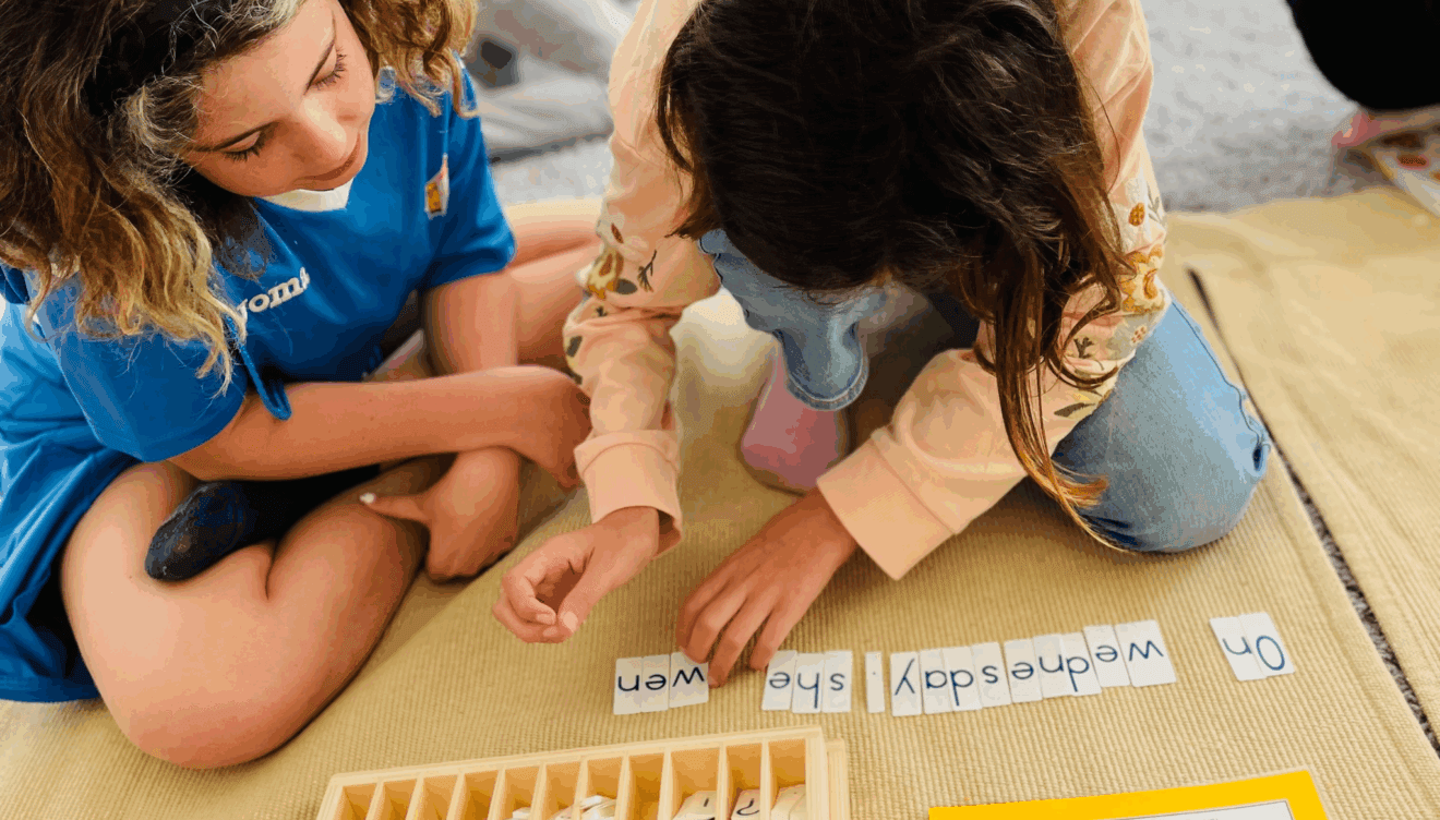 Niños compartiendo conocimientos
