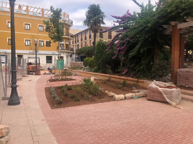 Los jardines de la nueva Glorieta ya florecen en el centro de Dénia 1 Imagen: Nuevos espacios verdes que tendrá la Glorieta de Dénia
