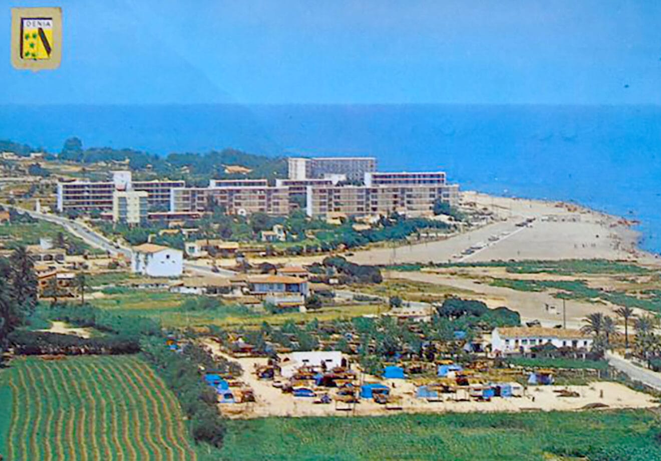 Postal donde se promocionan Les Marines de Dénia de los años 70