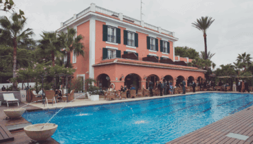 Amplia exterior del Hotel Les Rotes