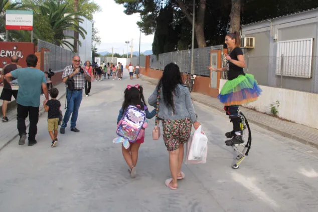 Más de 6.600 estudiantes de Dénia vuelven a cruzar las puertas de sus colegios 7 asi se ha vivido la vuelta al cole de denia 05