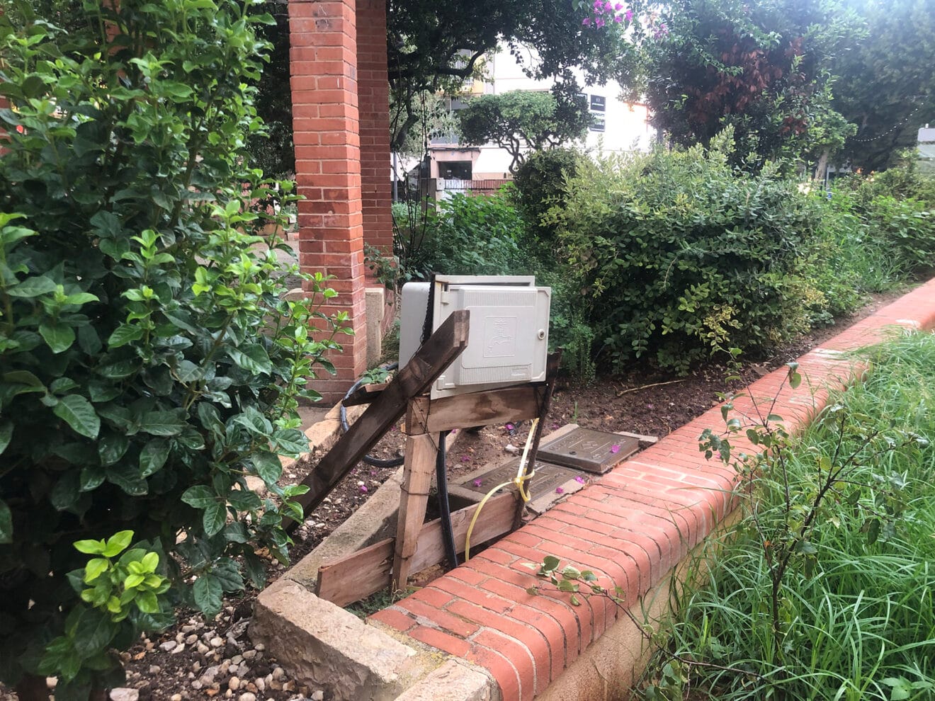 Caja del sistema de agua al aire