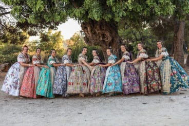 falleras mayores de denia 2024 y sus cortes de honor