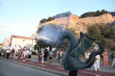 La FEMMICC sorprende en Dénia con su nuevo desfile 07
