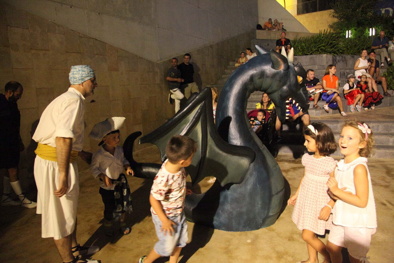 La FEMMICC sorprende en Dénia con su nuevo desfile 40