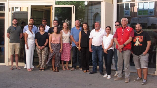 «Donar vida no té preu»: Dénia demostra la seua solidaritat a la Marató de donació de sang 4 Imatge: Organitzadors i col·laboradors de la Marató de donació de sang de Dénia