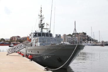Patrullero Formentor en el puerto de Dénia 01