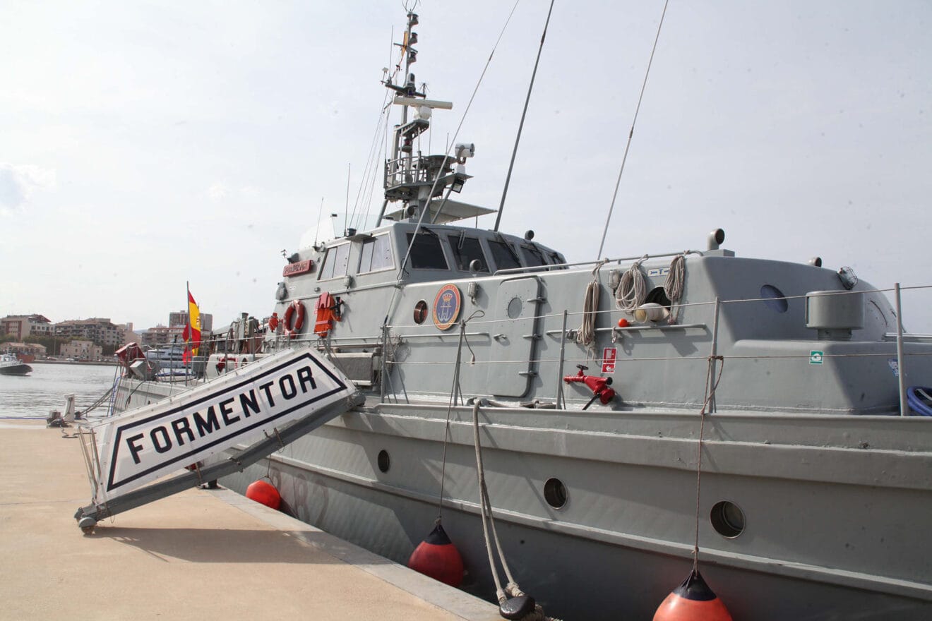 Patrullero Formentor en el puerto de Dénia 02