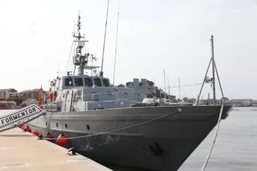 Patrullero Formentor en el puerto de Dénia 05