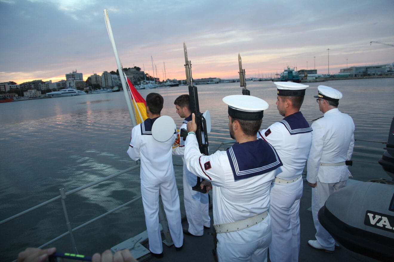 Patrullero Formentor en el puerto de Dénia 42