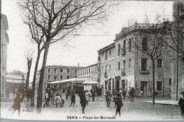 Plaza del Mercado de Dénia desde Marqués de Campo en 1915, aproximadamente | Arxiu Municipal de Dénia