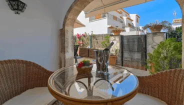 Porche para disfrutar de l exterior de la vivienda