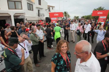 Salida de la etapa 8 de La Vuelta Ciclista en Dénia 24