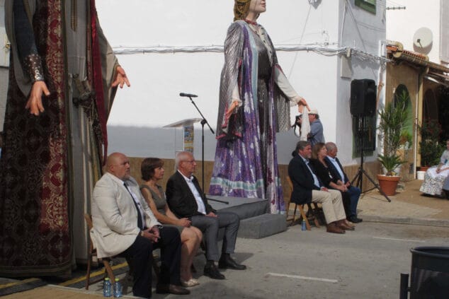 La plaça Pere Eiximen d'En Carrós es converteix en l'escenari d'un 9 d'octubre crispat 8 acte institucional del nou doctubre de denia 05