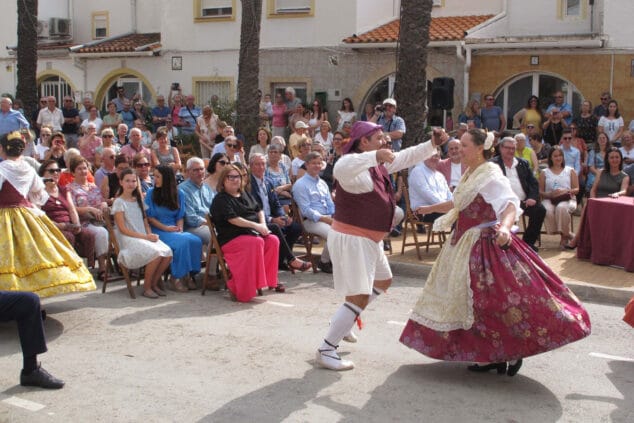 La plaça Pere Eiximen d'En Carrós es converteix en l'escenari d'un 9 d'octubre crispat 42 acte institucional del nou doctubre de denia 43