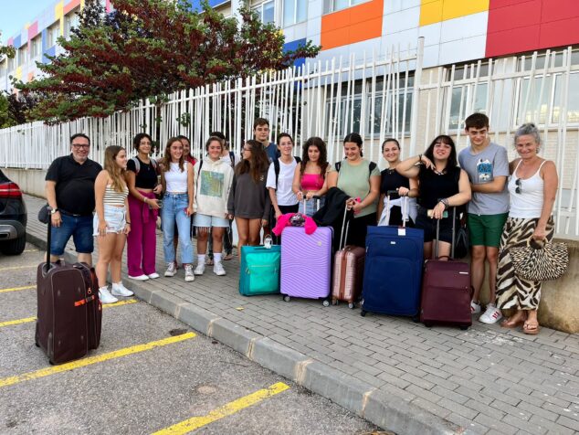 Imagen: Alumnos de Erasmus + en actividades del IES Sorts de la Mar