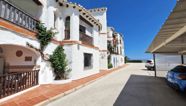 Estudio andaluz: el apartamento perfecto para viajar en pareja con acceso directo a la playa 8 aparca sin preocupaciones en estudio andaluz