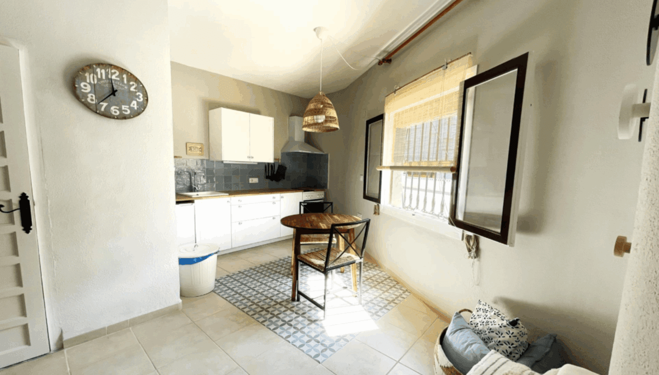 Cocina bien equipada en Estudio Andaluz
