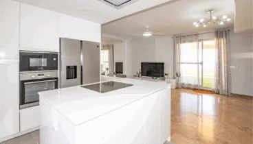 Cocina con isla para aprovechar el espacio