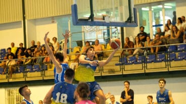 denia basquet senior masculino nacional jugando en oliva