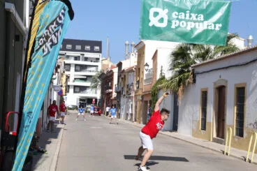 Dia de la Pilota en las calles de Dénia