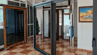 Diferentes colores y acabados para tus puertas y ventanas