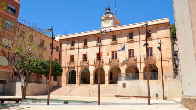 Dénia recibe importantes subvenciones para promover la participación ciudadana y la transparencia 1 Imagen: Edificio del ayuntamiento de Dénia (archivo)