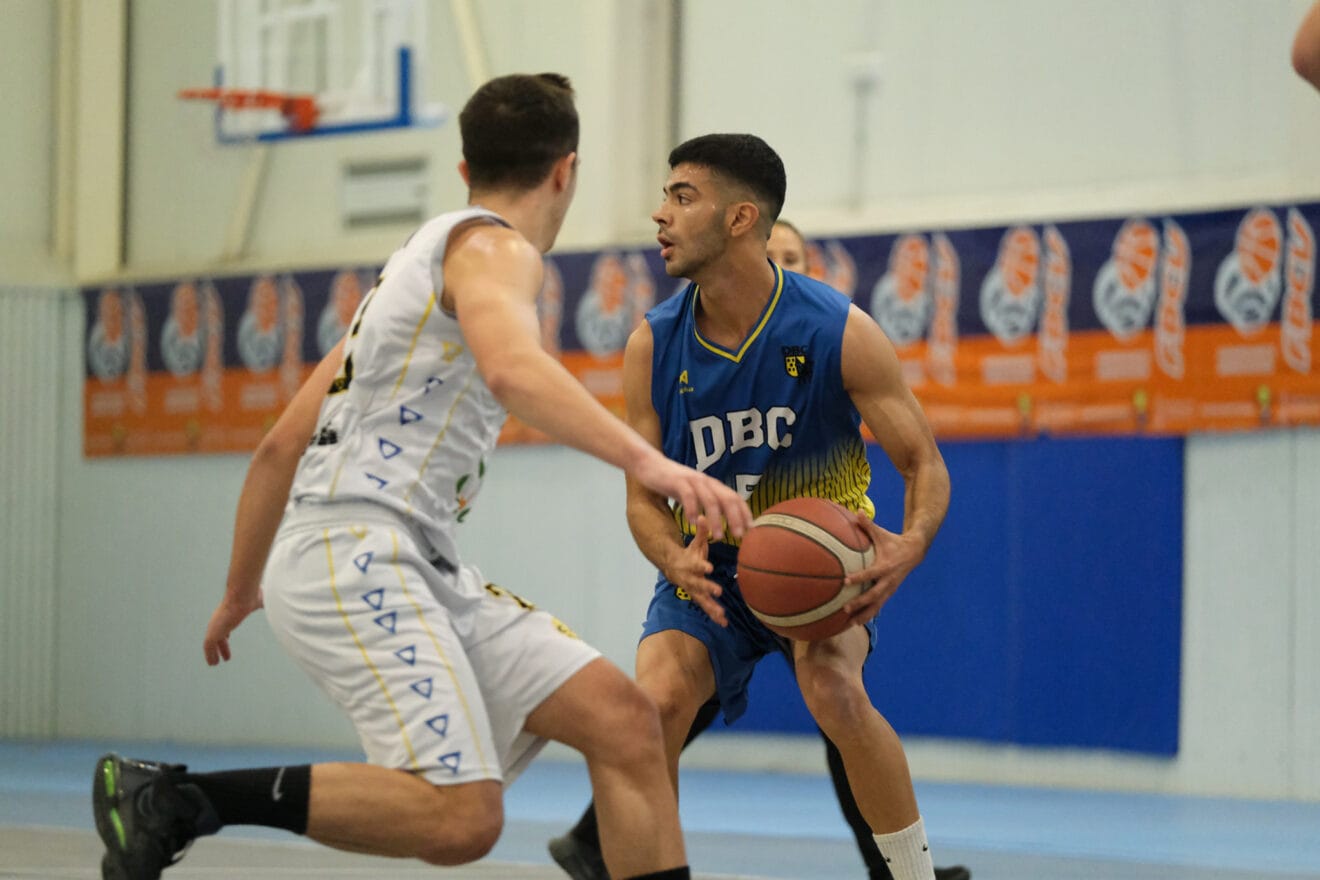 El equipo Senior Masculino Nacional del DBC SUMA contra el ADESAVI en San Vicent del Raspeig