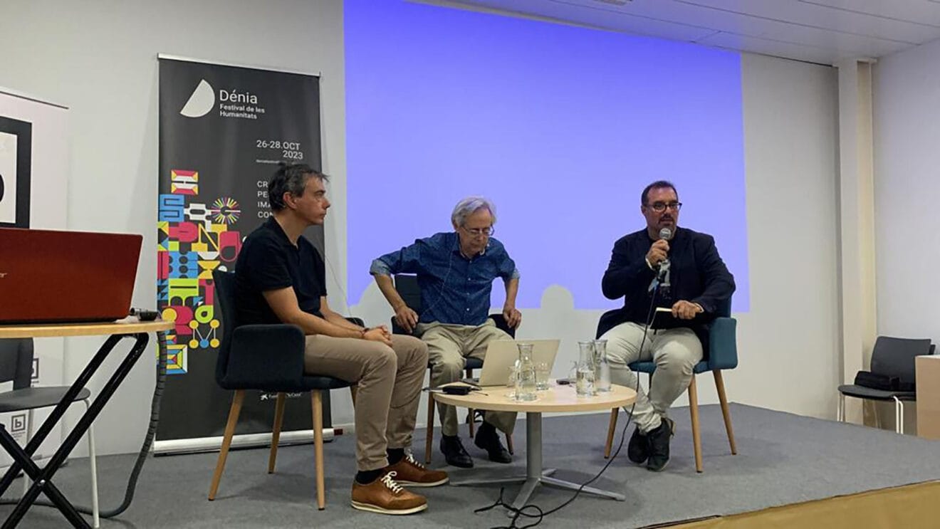 El profesor emérito de la UV, Antonio Ariño, ofreció una interesante conferencia sobre los “Retos sociales del siglo XXI”